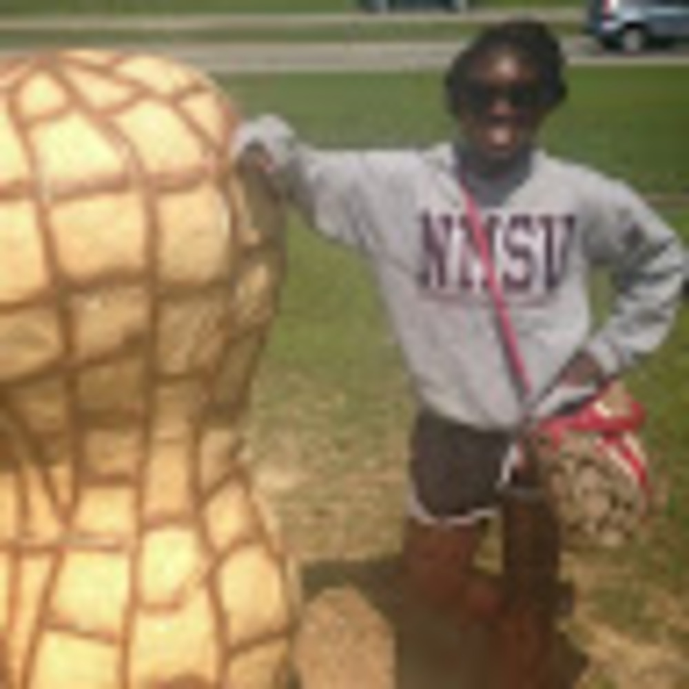 Meet your Posher, Elise